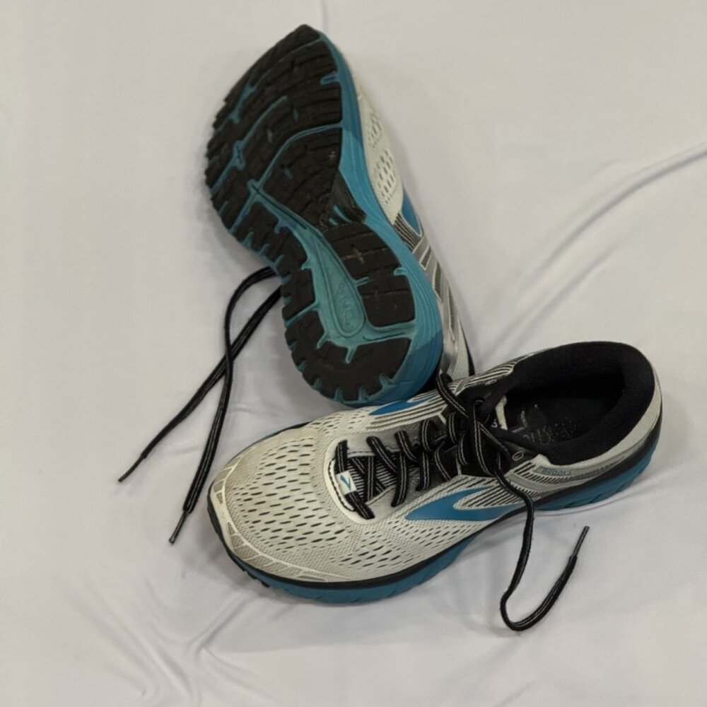 Brooks Women’s Running Shoes – Size 7.5
